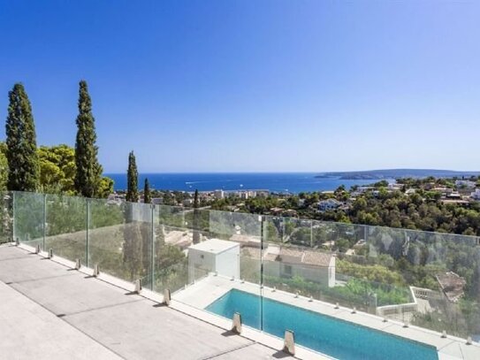 Villa mit Pool und atemberaubenden Meerblick in bester Lage in Costa den Blanes