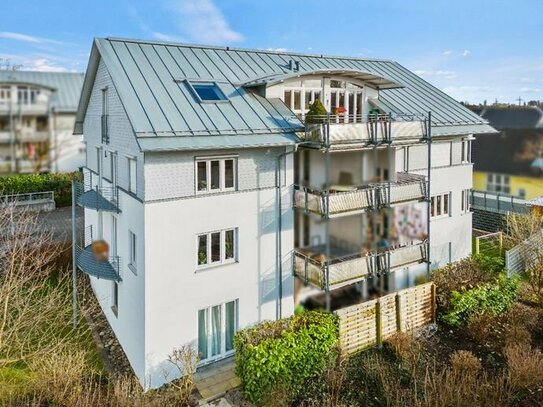 "Komplettes Dachgeschoss für sich alleine" Charmante 4,5-Zimmer-Dachgeschoss-Wohnung in RV-Oberzell