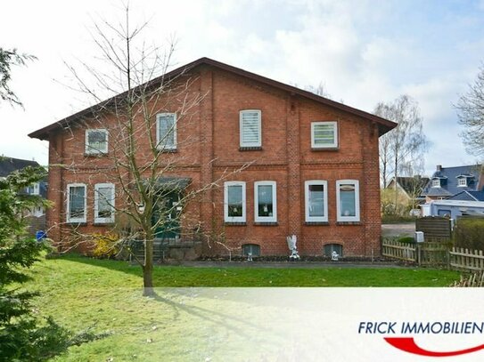 Bauernhaus mit 2 Wohnungen + Lager, Büro und Ausbaureserve