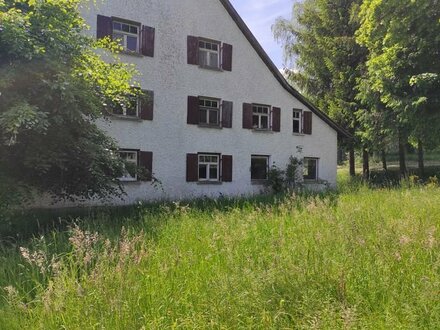 Idyllisch gelegene Hofstelle im württembergischen Allgäu