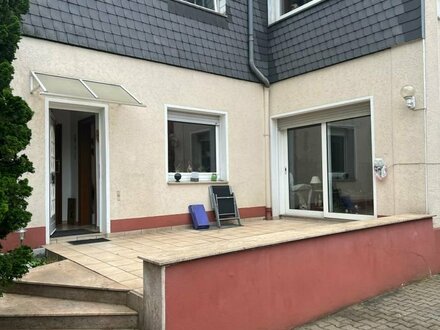 Erdgeschosswohnung mit Terrasse und Garten in beliebter und ruhiger Wohnlage!!