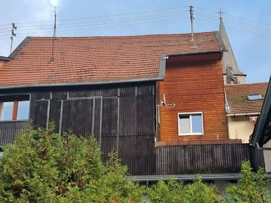Freigestelltes u. geräumiges Wohnhaus in ruhiger Ortslage von Monzingen zu verkufen