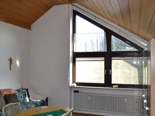 1,5.-Zimmer-Dachwohnung in Regensburg-Weichs