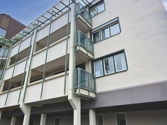 Super Lage, 3 Zimmer Wohnung mit Balkon, Aufzug, Carport