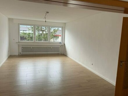 Großzügige helle Wohnung in zentraler Lage in Dortmund Hombruch im 1.OG