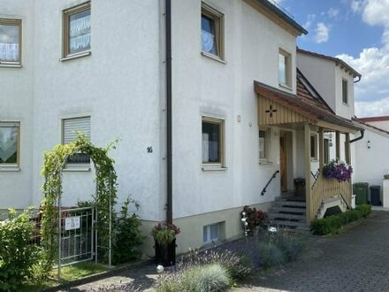 4,5-Zimmer-Wohnung mit Einbauküche in Rattelsdorf