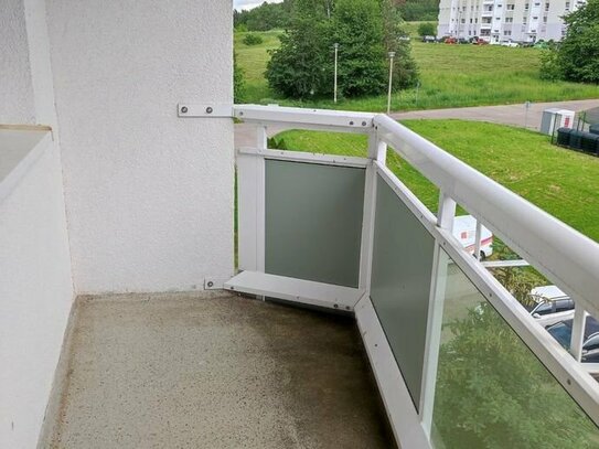 Bezahlbare und solide 3 RW mit Balkon in grüner Umgebung