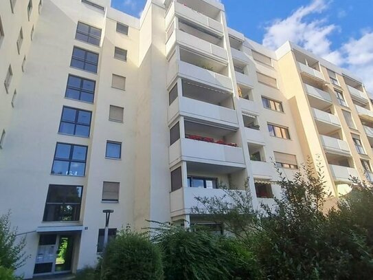 Neu renovierte 3 Zimmer Wohnung mit Balkon in guter Lage - NÜRNBERG-Kleinreuth