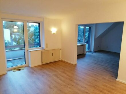 Schöne, großzügige, helle 2-Zimmerwohnung