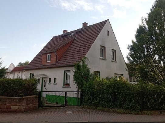 Einfamilienhaus mit Garten