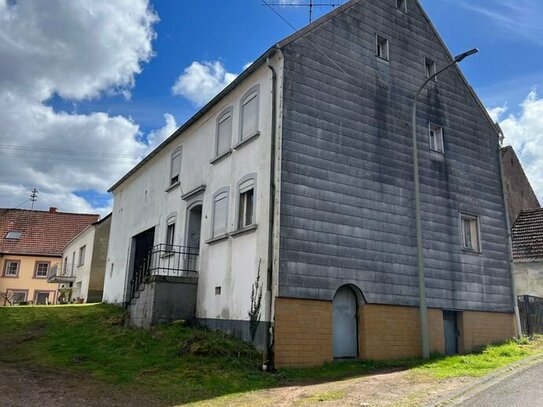 Sanierungsbedürftiges Einfamilienhaus mit Scheune in Rieschweiler Mühlbach - ideal für Handwerker