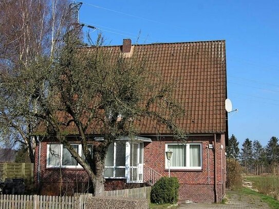 Vermietetes Zweifamilienhaus auf Erbpachtgrundstück in Altengamme