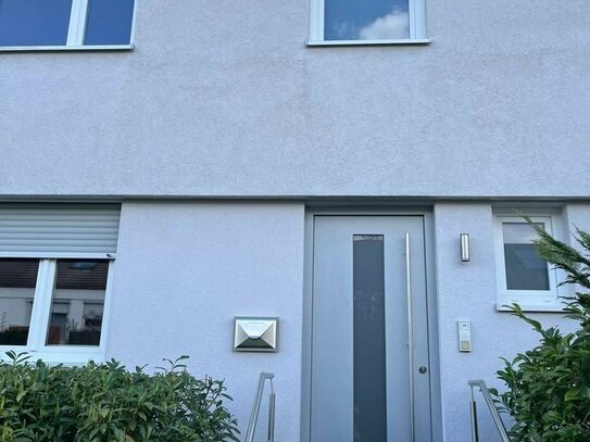 Sehr schönes renoviertes Reihenmittelhaus in Bestlage von Nürnberg-Mögeldorf