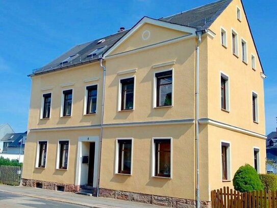 Charmantes freistehendes Mehrfamilienhaus mit Terrasse und Grünfläche in Burgstädt