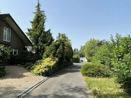 SANKT AUGUSTIN-NIEDERBERG, toller BUNGALOW mit 3-4 Zimmern, ca. 130 m² Wfl., großer Garten, Garage