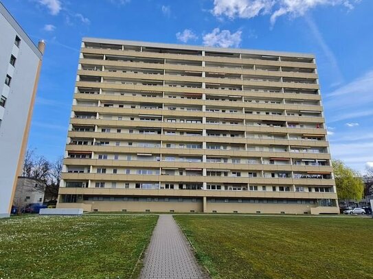 Solide 4 Zimmer Wohnung mit Balkon in NÜRNBERG-Zerzabelshof