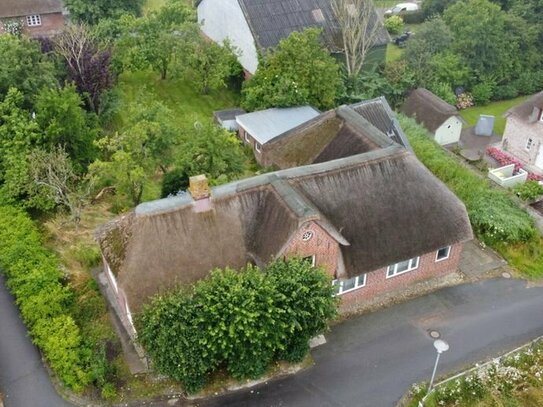 Ehemaliges Bauernhaus unter Reet in Oldsum / Toftum mit viel Potenzial