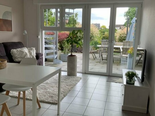 schöne helle Wohnung mit Terrasse, perfekt für Pendler