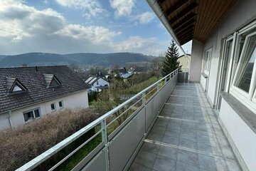 Komplett neu renovierte 3-Zimmer-Wohnung mit Balkon und Garage in Lauda-Königshofen