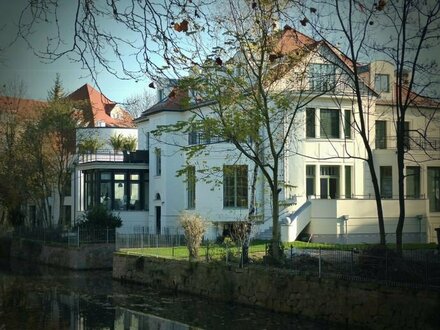 direkt am Fluss - große Südterrasse - EINMALIG - - direkt am Park - Bootsanleger - zu Fuß ins Zentrum