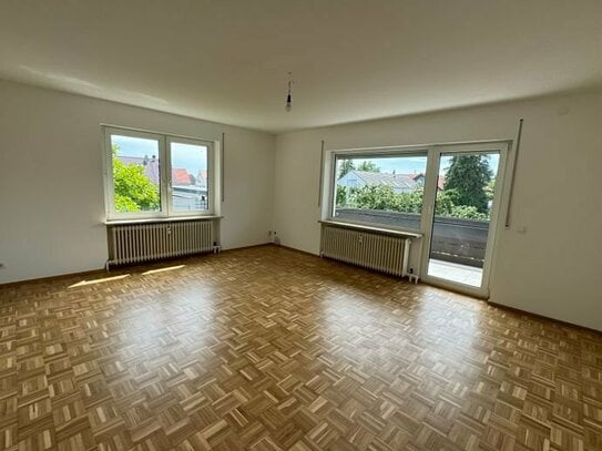 Kalchreuth, renovierte 3 Zimmer Wohnung mit Balkon, bezugsfrei