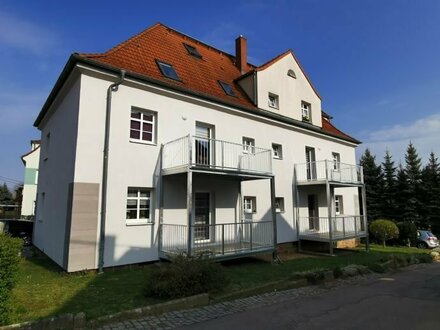 Sonnige 2 Zimmer Wohnung mit großen Balkon und weiten Ausblick