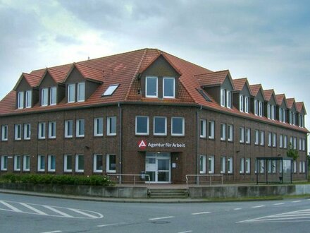 Nähe Hafen - Geräumige Bürofläche im Erdgeschoss in Husum zu vermieten!