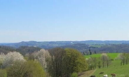 Verkauf eines Einfamilienhauses/ Doppelhaushälfte mit unverbaubarem Fernblick im beliebten Ortsteil Hohn der Ortsgemein…