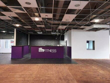 Fitnessstudio, Büro, Praxisfläche zu vermieten / 950 m² mit Umkleiden und Sanitäranlagen