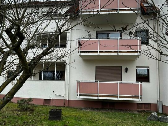 Neuberg - Ravolshausen 2 - Zimmer Eigentumswohnung im EG. mit Balkon und Tiefgaragenplatz in gepflegter Wohnanlage zu v…