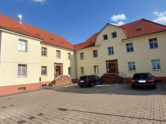 ++ RESERVIERT! ++ Helle, freundliche 2-R-Wohnung mit Balkon