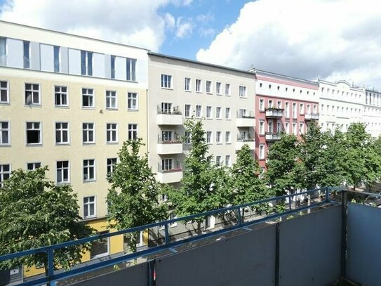 AB SOFORT - Geräumige 3-Zimmer-Wohnung mit EBK und Balkon!