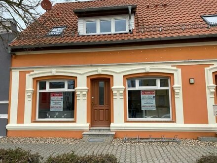 Büro / Ladenlokal mit Schaufenster in Groß-Rosenburg