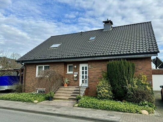 Einfamilienwohnhaus mit Einliegerwohnung im Herzen von Beckum-Roland am See!