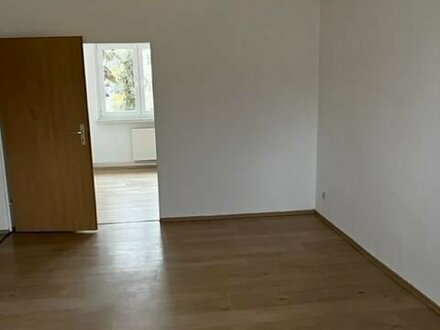 2,5 Raumwohnung im 3. OG mit Balkon zu vermieten