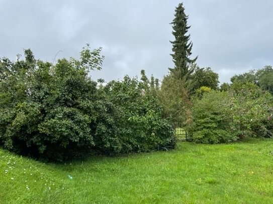 Zentral und sehr ruhig gelegenes *** vielseitig zu bebauende Grundstück*