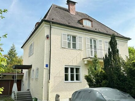 Rarität/Harlaching: Freistehende Walmdach-Villa-Bj. 1937 in traumhafter Parklage!