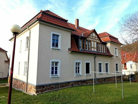 Gepflegtes Mehrfamilienhaus in ruhiger Lage von Rossau