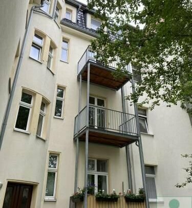 Sehr attraktive 3-Raum-Wohnung mit Balkon im 2. Obergeschoss auf der Stieberstraße zu vermieten!