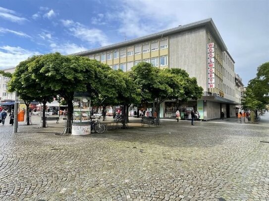 sanierte Büro-/Praxisfläche mitten auf dem Marktplatz in Berlin-Spandau!