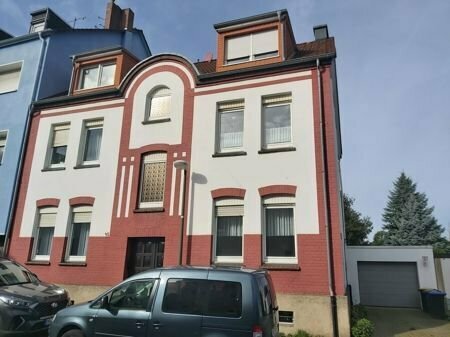 Preisreduzierung: Gepflegtes Mehrfamilienhaus mit einer Garage in Dortmund-Berghofen zu verkaufen