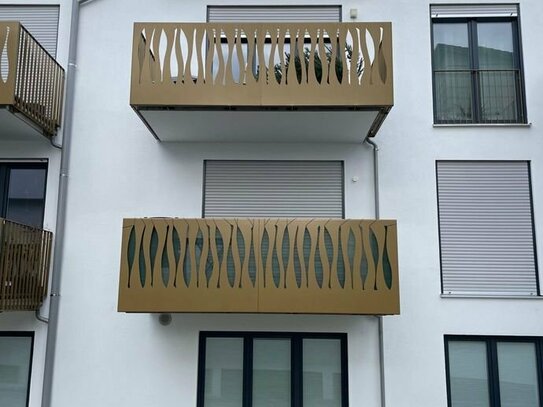 Provisionsfrei: Zentral gelegene 2-Zimmer-Wohnung in Grafing b. München (S6) mit Aufzug und Balkon