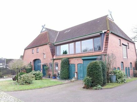 Ehemalige Bauernhaus mit 3 Wohnungen und einem separaten Einfamilienhaus (4.688 m² Grundstück)