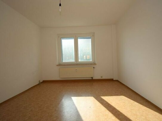 **Renovierung möglich! 4-Zimmer-Wohnung im EG zu vermieten - Stabile und Co² Neutrale Heizkosten**