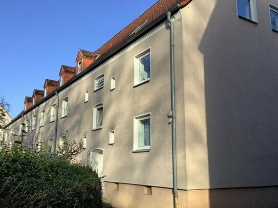 Helle und gemütliche 3-Raum-Dachgeschosswohnung zu vermieten !!!