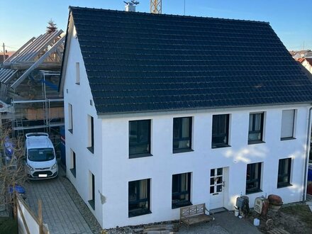 EFM mit Neben-Bauplatz und Blockhaus (2 Häuser) und Gewerbemöglichkeit