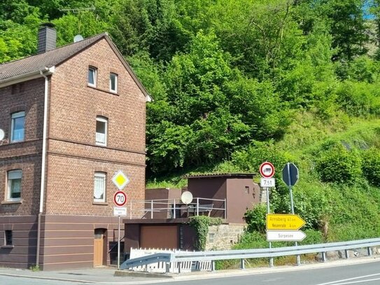 Dreifamilienhaus mit Garage und großem Naturgrundstück