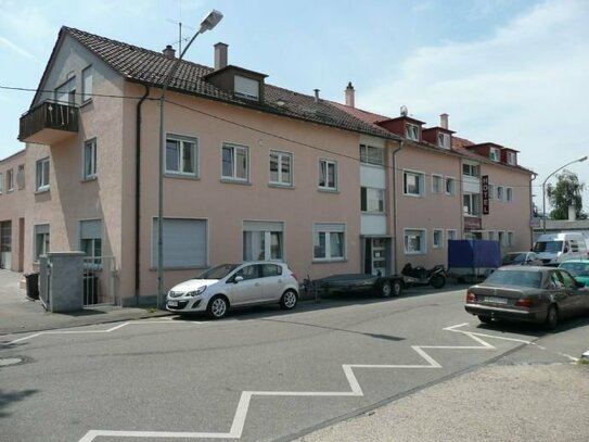 4 - Zimmerwohnung, mit Einbauküche in Stuttgart - Zuffenhausen, nahe der S - Bahn