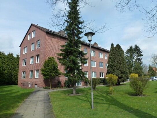 Schöne sonnige 3 Zimmer Wohnung mit schönem Balkon im wärmegedämmten Haus in ruhiger Lage von Norderstedt-Garstedt zu v…