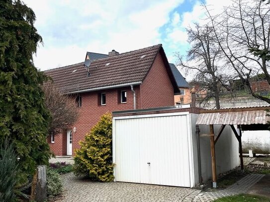 Einfamilienhaus und Grundstück, Garage, Carport bei Glashütte